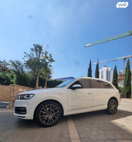 מודעת רכב אאודי Q7