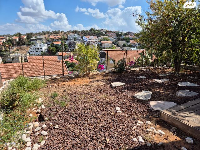 דו משפחתי, שערי תקווה