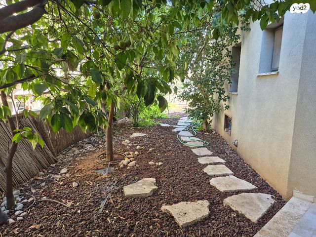 דו משפחתי, שערי תקווה