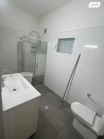 דו משפחתי, הרב צעירי, שעריה, פתח תקווה