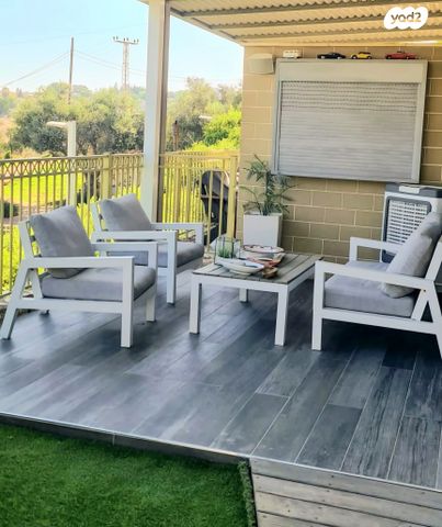 דו משפחתי, שערי תקווה