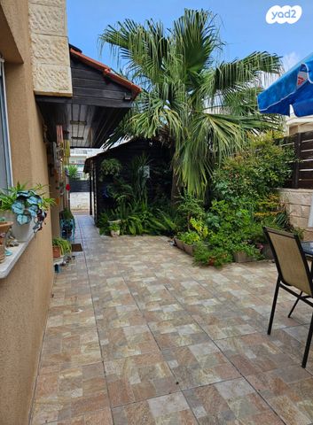 דו משפחתי, נהריה