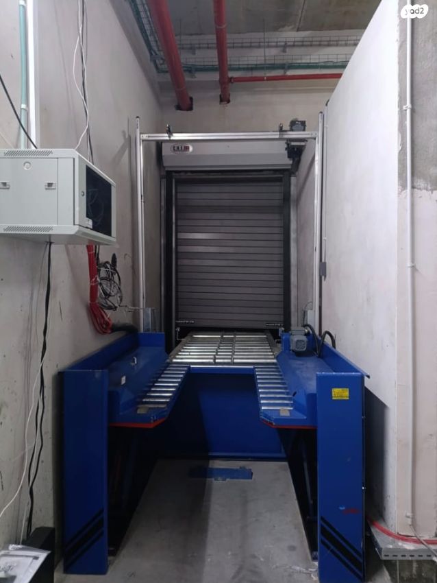 בניין משרדים, שחם 13, שאר העיר, קיסריה