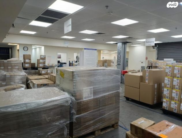 בניין משרדים, שחם 13, שאר העיר, קיסריה