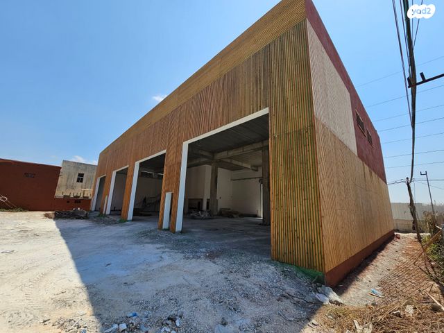 חנויות/ שטח מסחרי