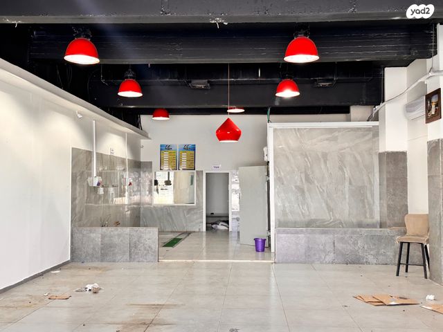 חנויות/ שטח מסחרי, שדרות יגאל אלון 1, בית שמש