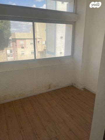 משרדים, הרברט סמואל, מרכז העיר, חדרה