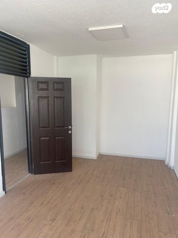 משרדים, הרברט סמואל, מרכז העיר, חדרה