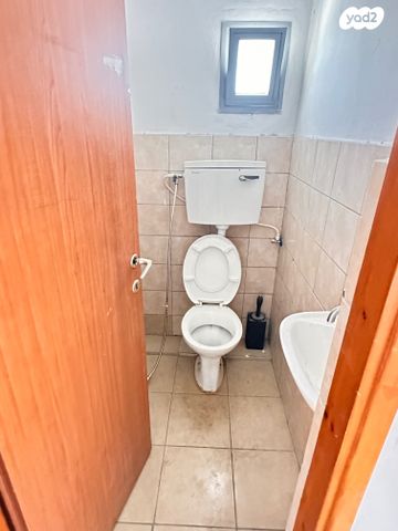 חנויות/ שטח מסחרי, שדרות יגאל אלון 1, אזור תעשיה צפוני, בית שמש