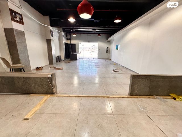 חנויות/ שטח מסחרי, שדרות יגאל אלון 1, בית שמש