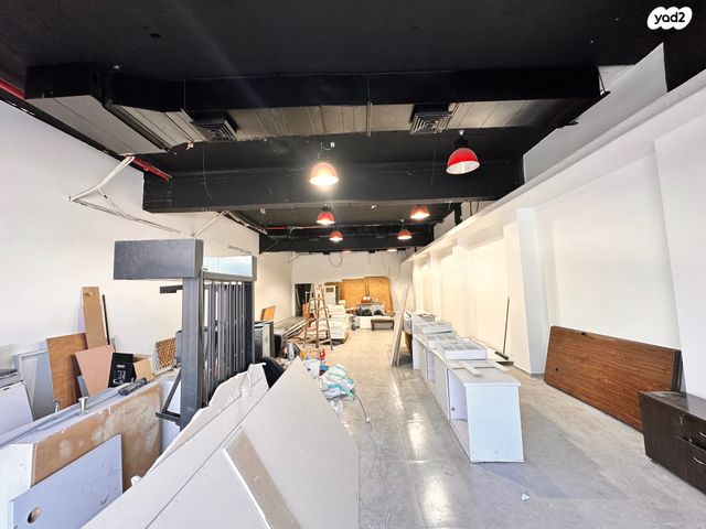 חנויות/ שטח מסחרי, שדרות יגאל אלון 1, בית שמש