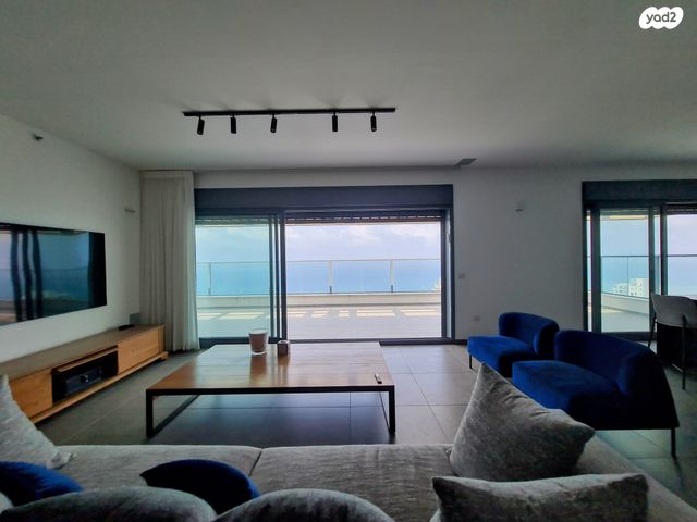 גג/ פנטהאוז, נוף הטיילת, נתניה