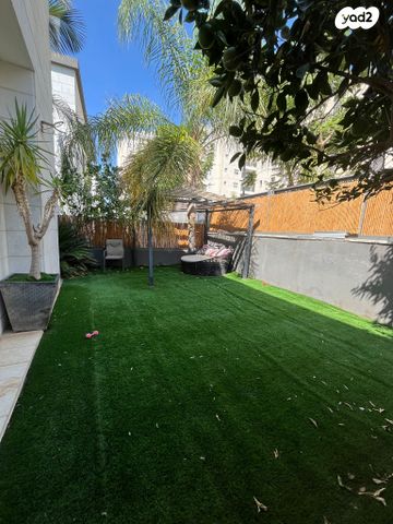 דו משפחתי, נצרים, נתיבות מערב, נתיבות