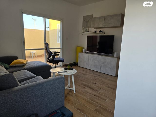 דו משפחתי, אופקים