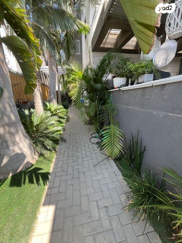 דו משפחתי, נצרים, נתיבות מערב, נתיבות