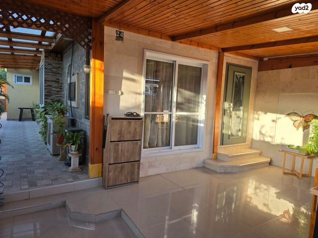 דו משפחתי, אופקים