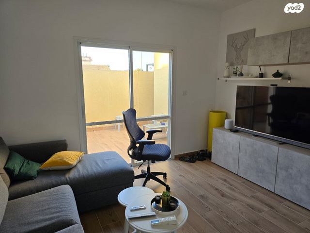 דו משפחתי, אופקים