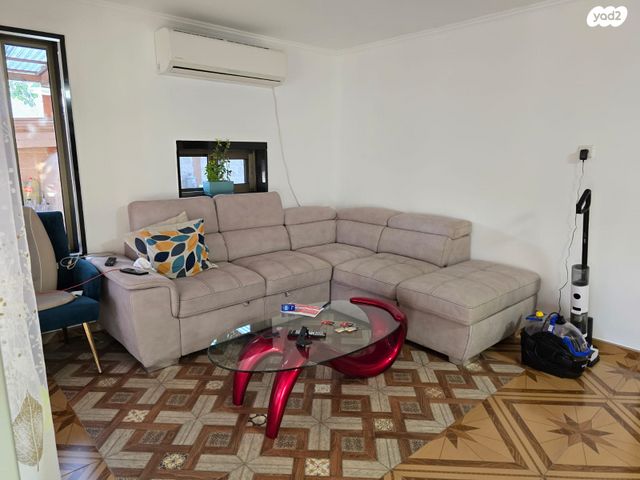 דו משפחתי, אופקים