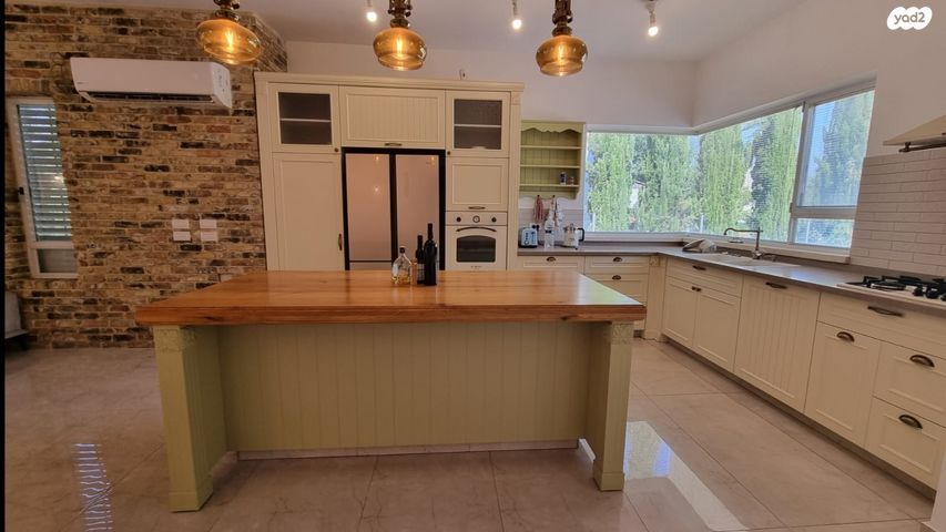 דו משפחתי, להבות חביבה