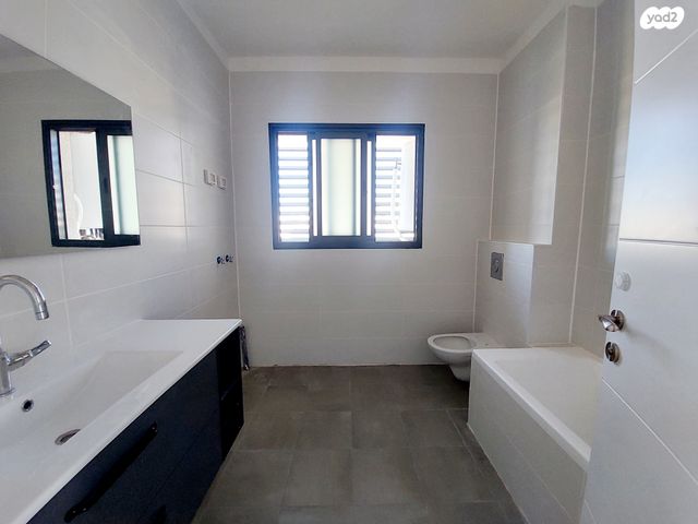 גג/ פנטהאוז, זלמן ארן, נאות רחל, חולון