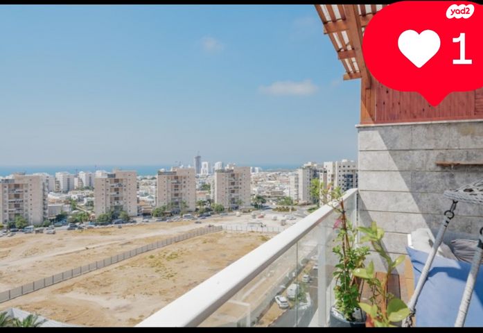 גג/ פנטהאוז, מעלה הגת 32, ברנע, אשקלון