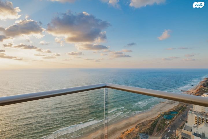 גג/ פנטהאוז, שדרות ניצה 20, צפון מערב מרכז העיר, נתניה