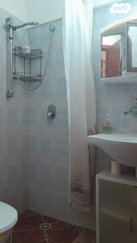 דירה, שמעון בר גיורא 7, שכונה ד', באר שבע