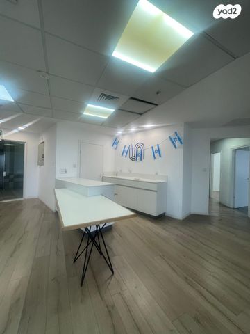 משרדים, בורסה, רמת גן