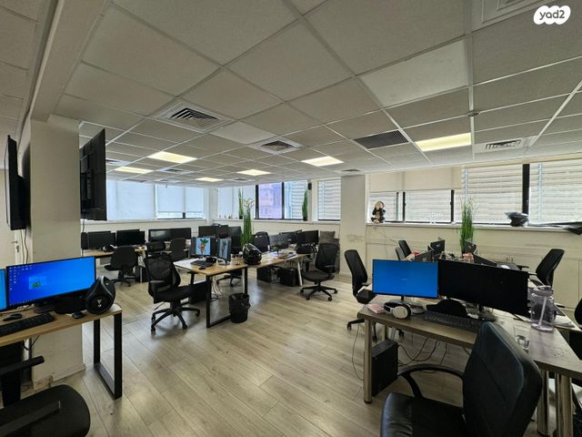 משרדים, בורסה, רמת גן