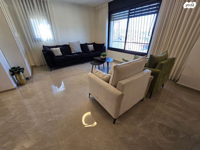 גג/ פנטהאוז, איבי הנחל, מגדים, מעלה אדומים