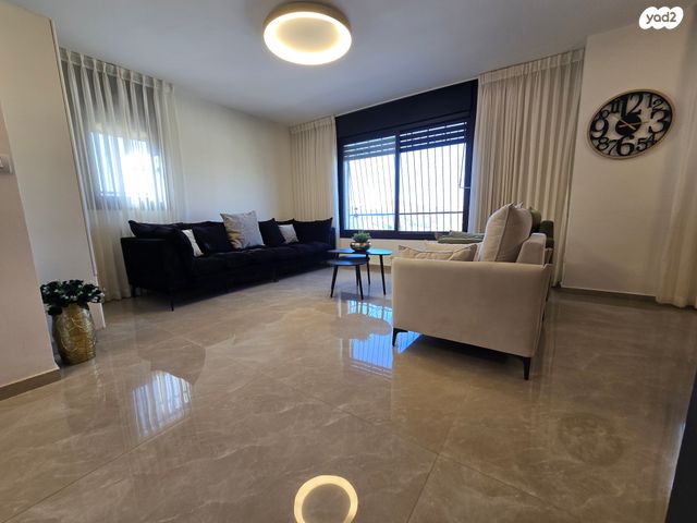 גג/ פנטהאוז, איבי הנחל, מגדים, מעלה אדומים