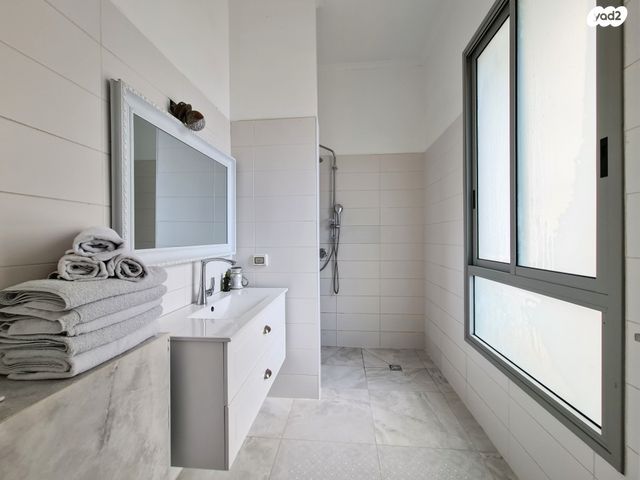 גג/ פנטהאוז, שדרות האגמים 7, אגמים, נתניה