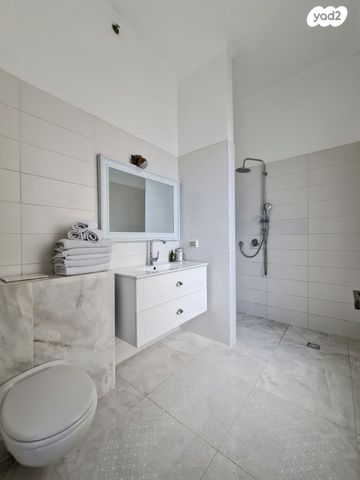 גג/ פנטהאוז, שדרות האגמים 7, אגמים, נתניה