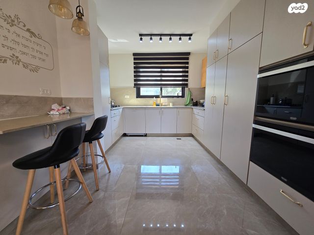 גג/ פנטהאוז, איבי הנחל, מגדים, מעלה אדומים