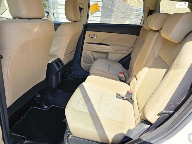 מיצובישי אאוטלנדר