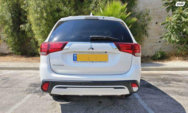 מיצובישי אאוטלנדר