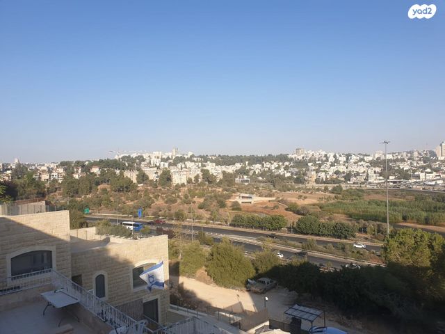 דופלקס, גדעון האוזנר, הולילנד, ירושלים