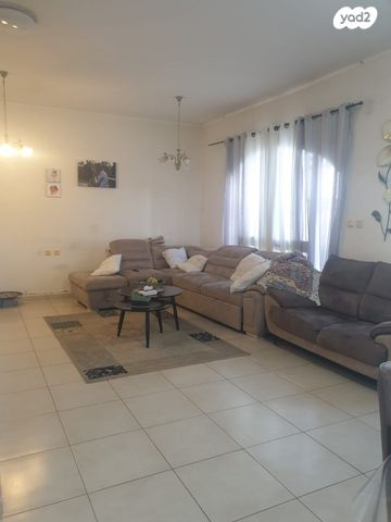 דופלקס, גדעון האוזנר, הולילנד, ירושלים