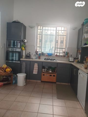 דירת גן, עובד, גבעת חנניה, אבו תור, ירושלים