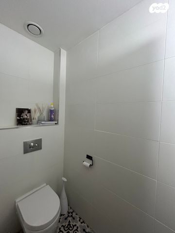 דירה, גרציאני יצחק 8, גני שרונה, קרית הממשלה, תל אביב יפו