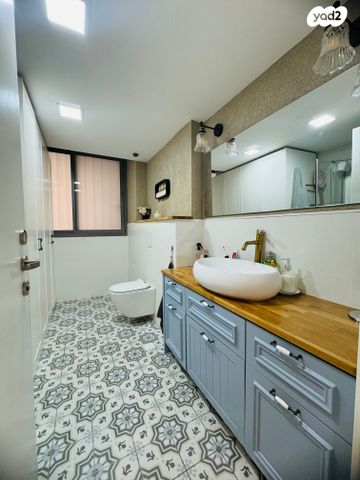 דירה, ונגרובר, הדר המושבות החדשה / אם המושבות החדשה, פתח תקווה