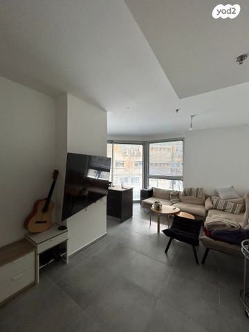 דירה, גרציאני יצחק 8, גני שרונה, קרית הממשלה, תל אביב יפו