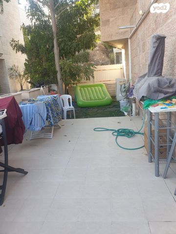 דופלקס, גדעון האוזנר, הולילנד, ירושלים