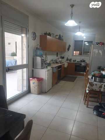 דופלקס, גדעון האוזנר, הולילנד, ירושלים