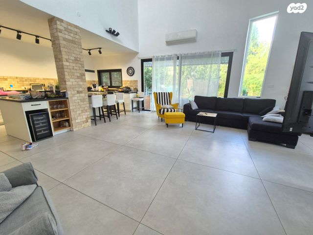 בית פרטי/ קוטג', אורנית, אורנית