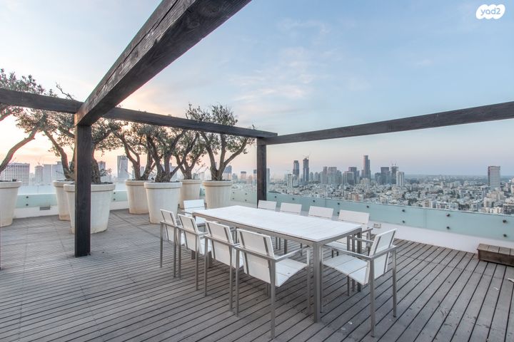 גג/ פנטהאוז, שטח 9, גבעתיים