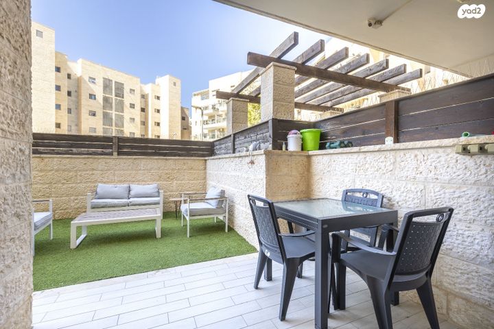 דירת גן, הרב ישעיהו דולגין, חומת שמואל, הר חומה, ירושלים