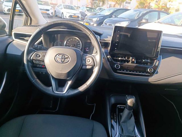 טויוטה קורולה