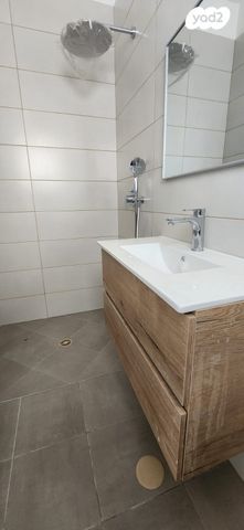 דירה, האורנים, פרדס חנה כרכור