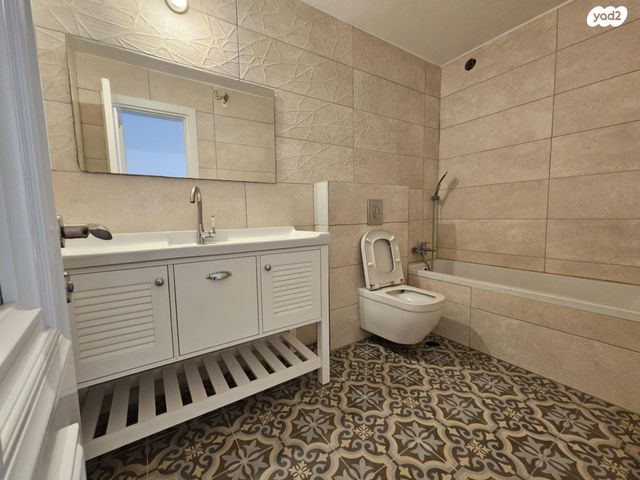 דירה, הדולפין 15, עג'מי, גבעת העליה, תל אביב יפו